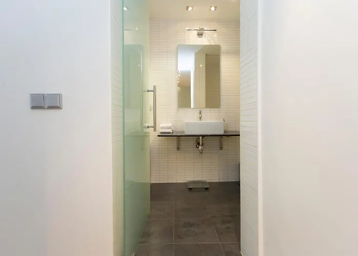 Modern In The Center *