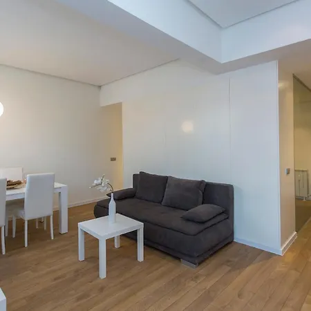 Modern In The Center Apartment *