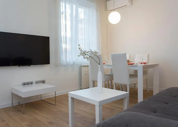 Apartment Modern In The Center Sofia