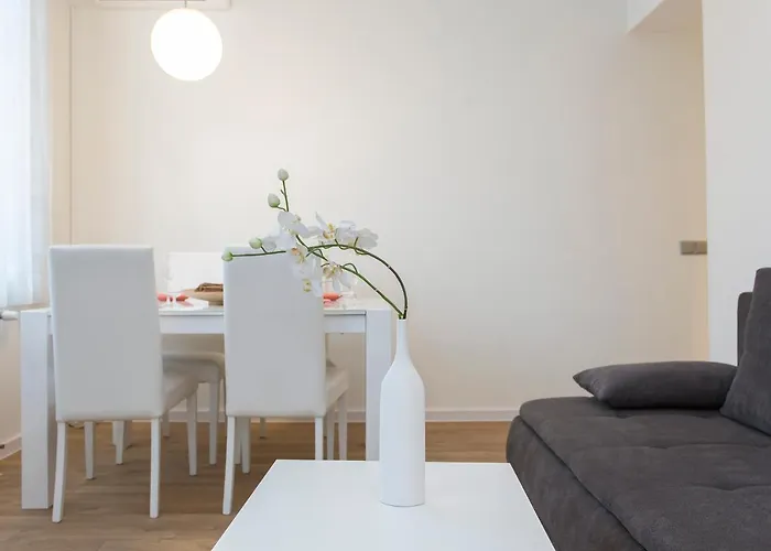 Modern In The Center *