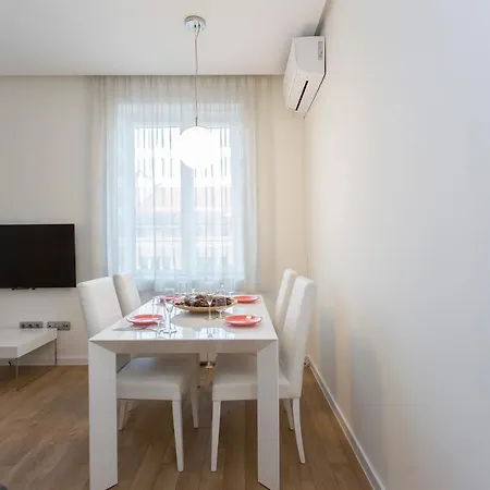 Modern In The Center 公寓 *