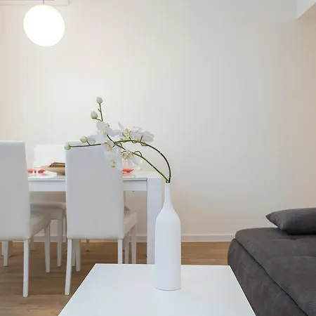 Modern In The Center *