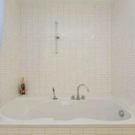 Modern In The Center Sófia